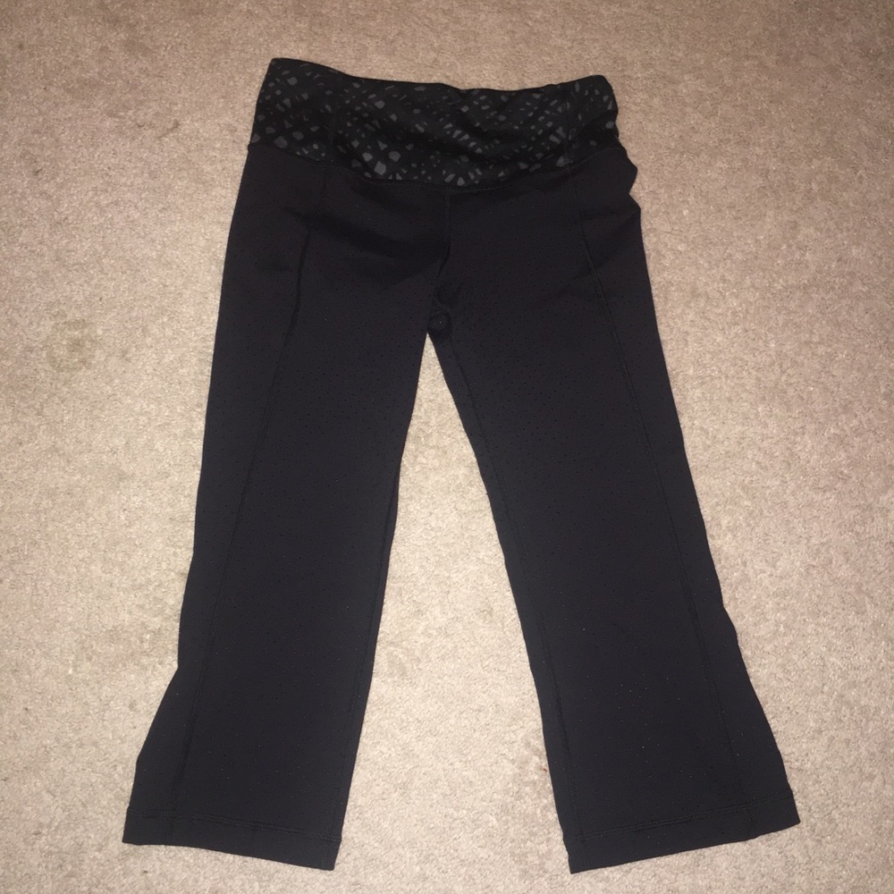 Lululemon crop pants never worn
